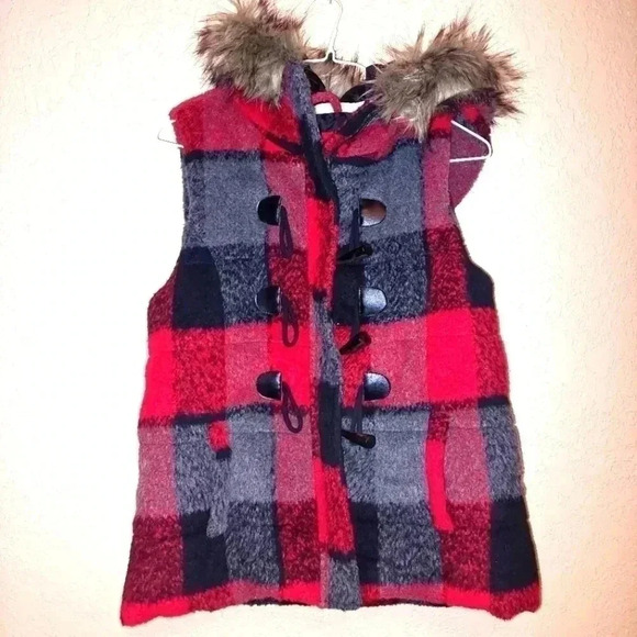 Women's Takara Red and Black Plaid vest with removable Furry hood. Size Medium - Picture 1 of 8